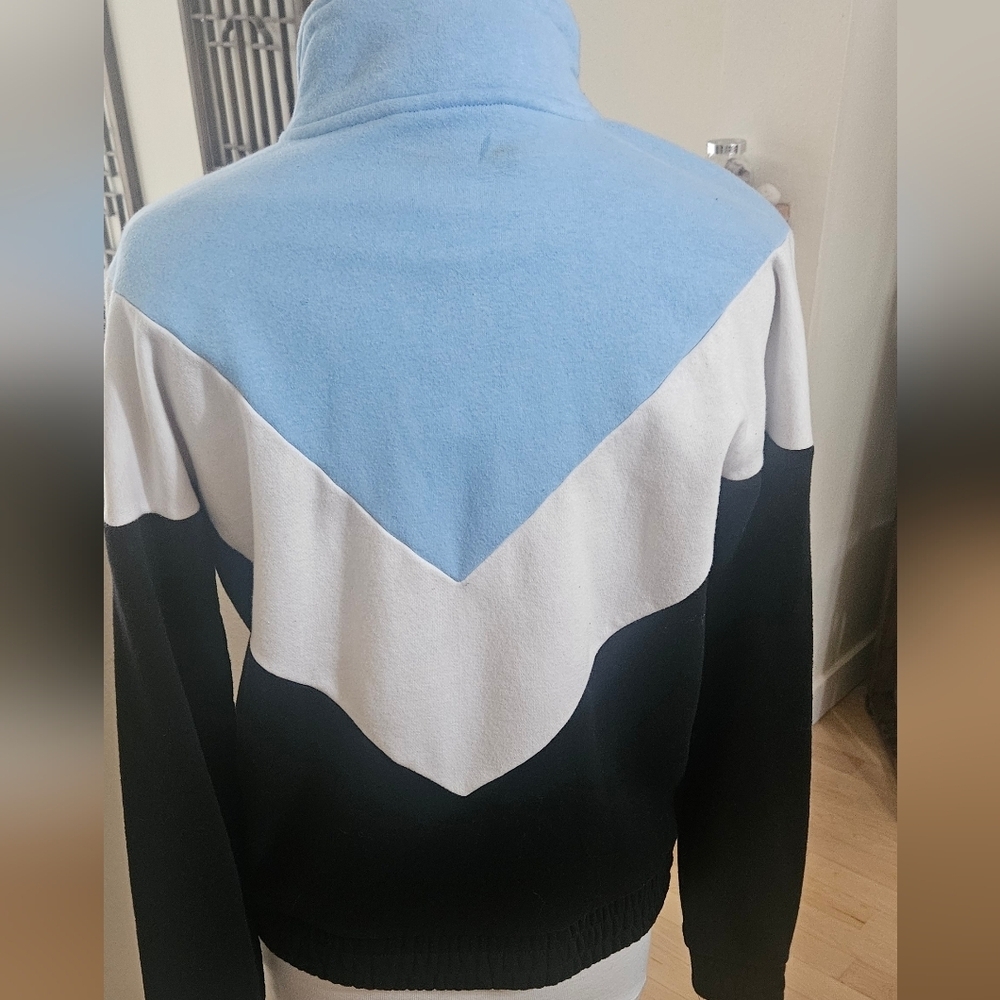 Fila Sport Blue Black & White Chevron 1/4 Zip Sweatshirt Sweater Wmn's M Comfy - Picture 8 of 9